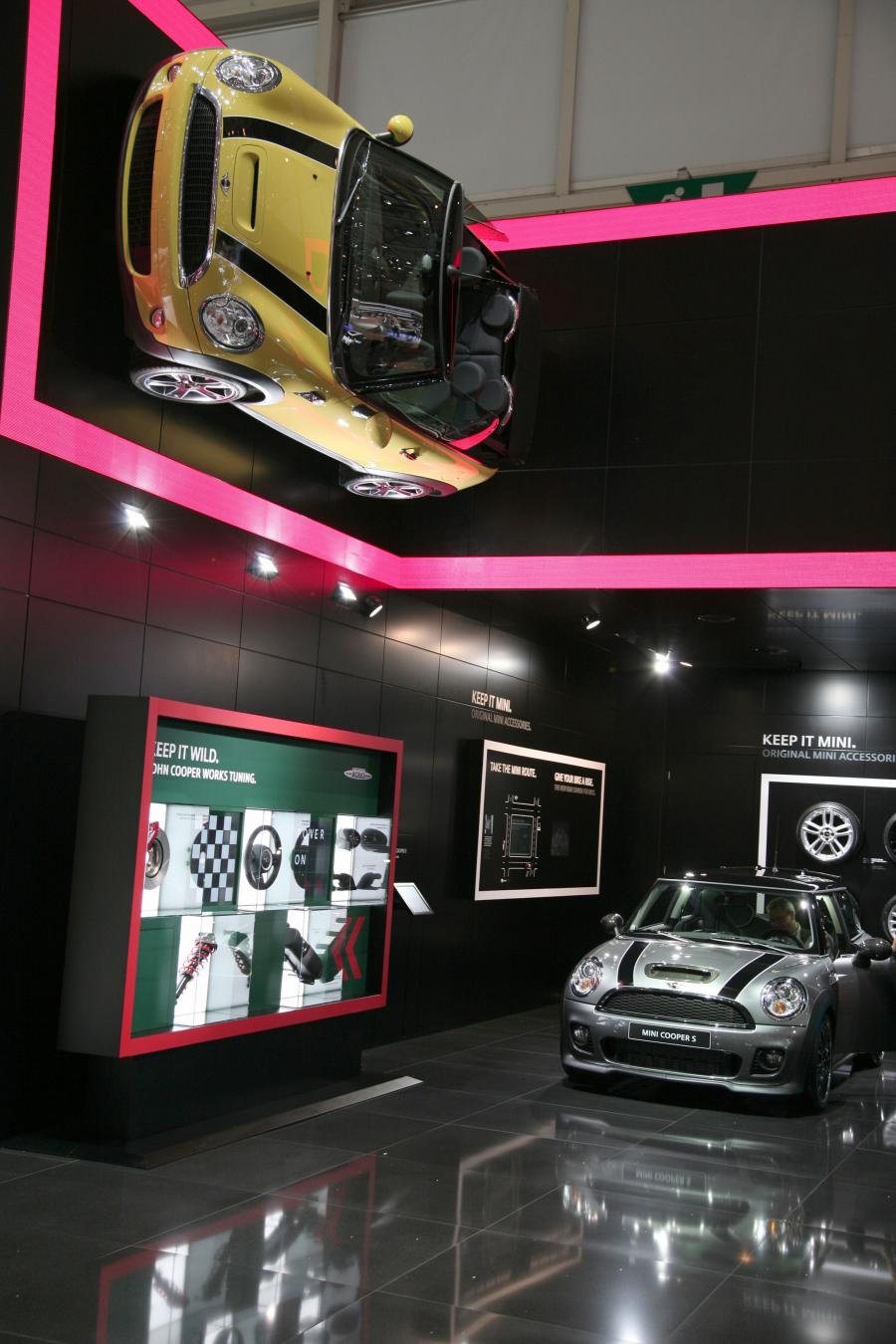  Mini Cooper JCW Cabrio 2010 года  (фото 3 из 16)